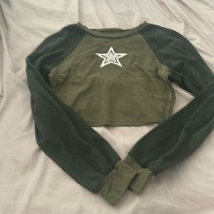 Green star crop top